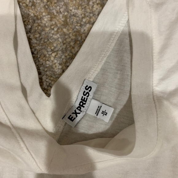 Size Medium Colorblock tee - Picture 2 of 2